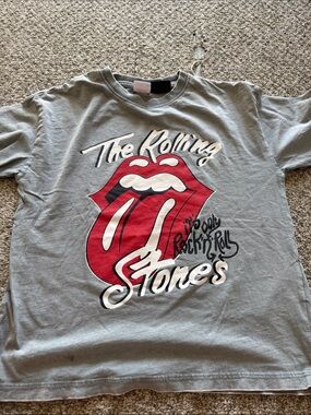 the Rolling Stones Kids Short-Sleeve Tee in Gray and Red